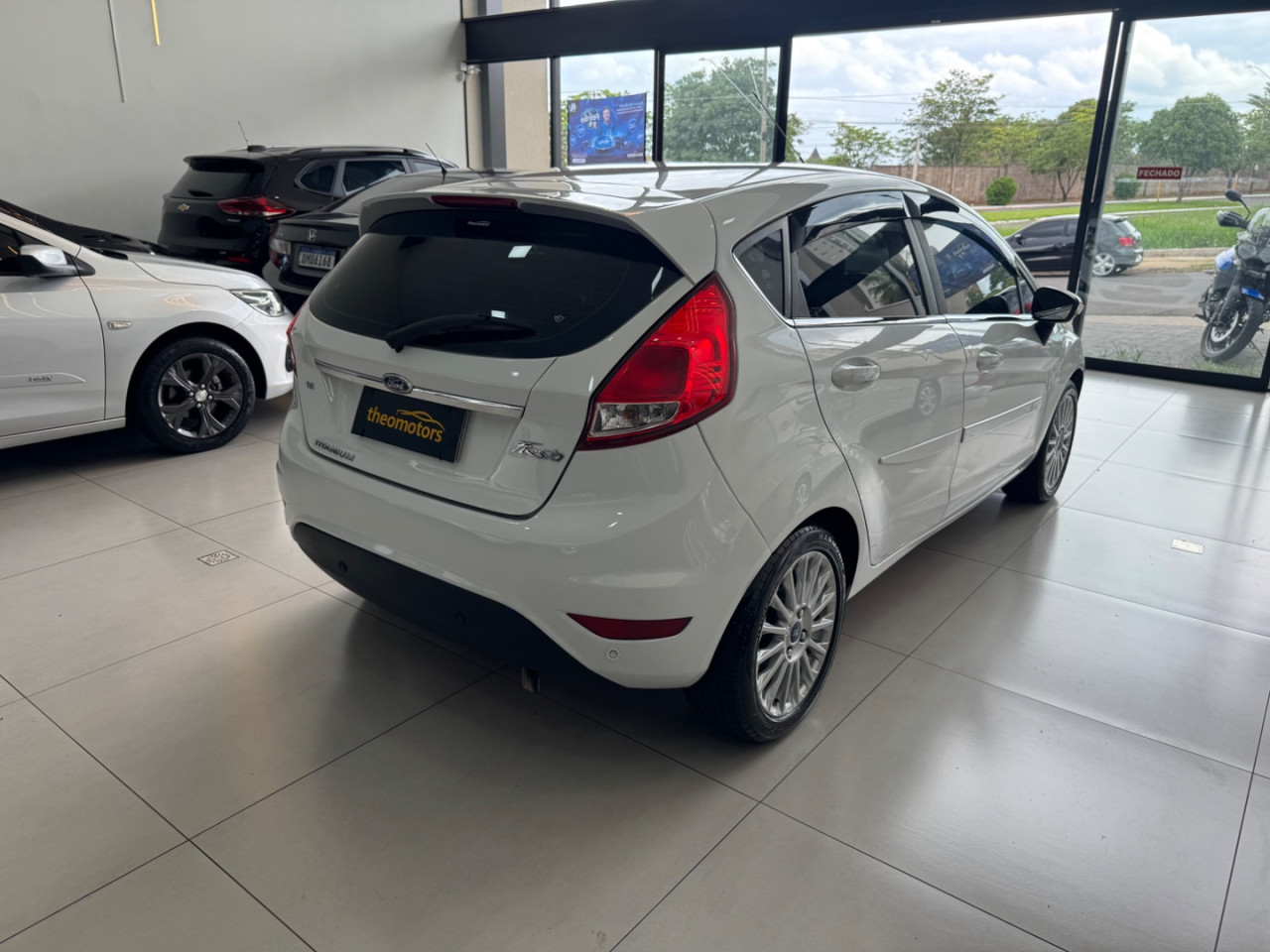 FORD Fiesta Hatch 1.6 16V 4P FLEX SE POWERSHIFT AUTOMÁTICO