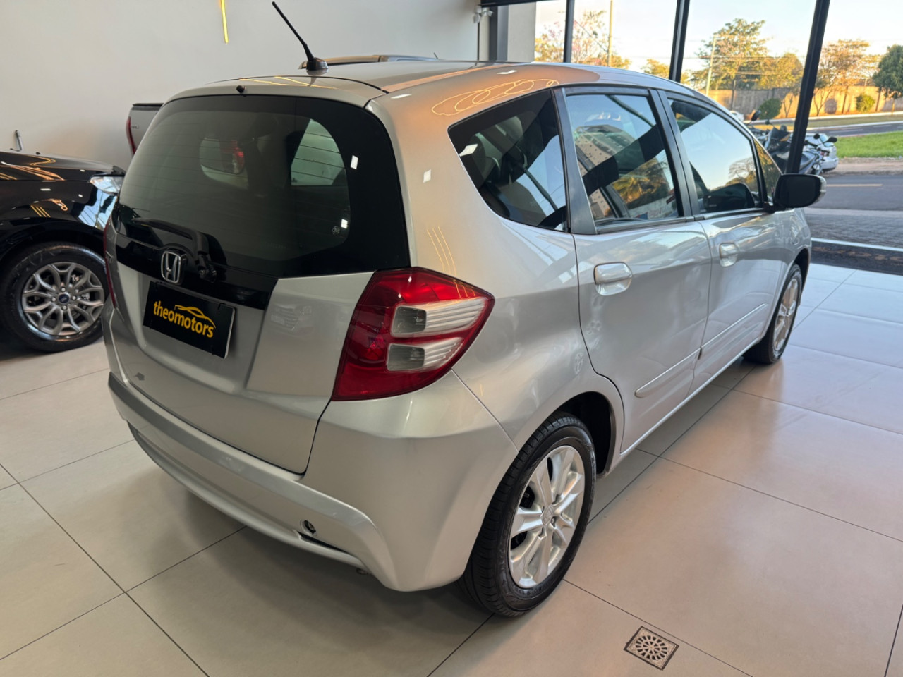 Fit 1.4 16V 4P LX FLEX