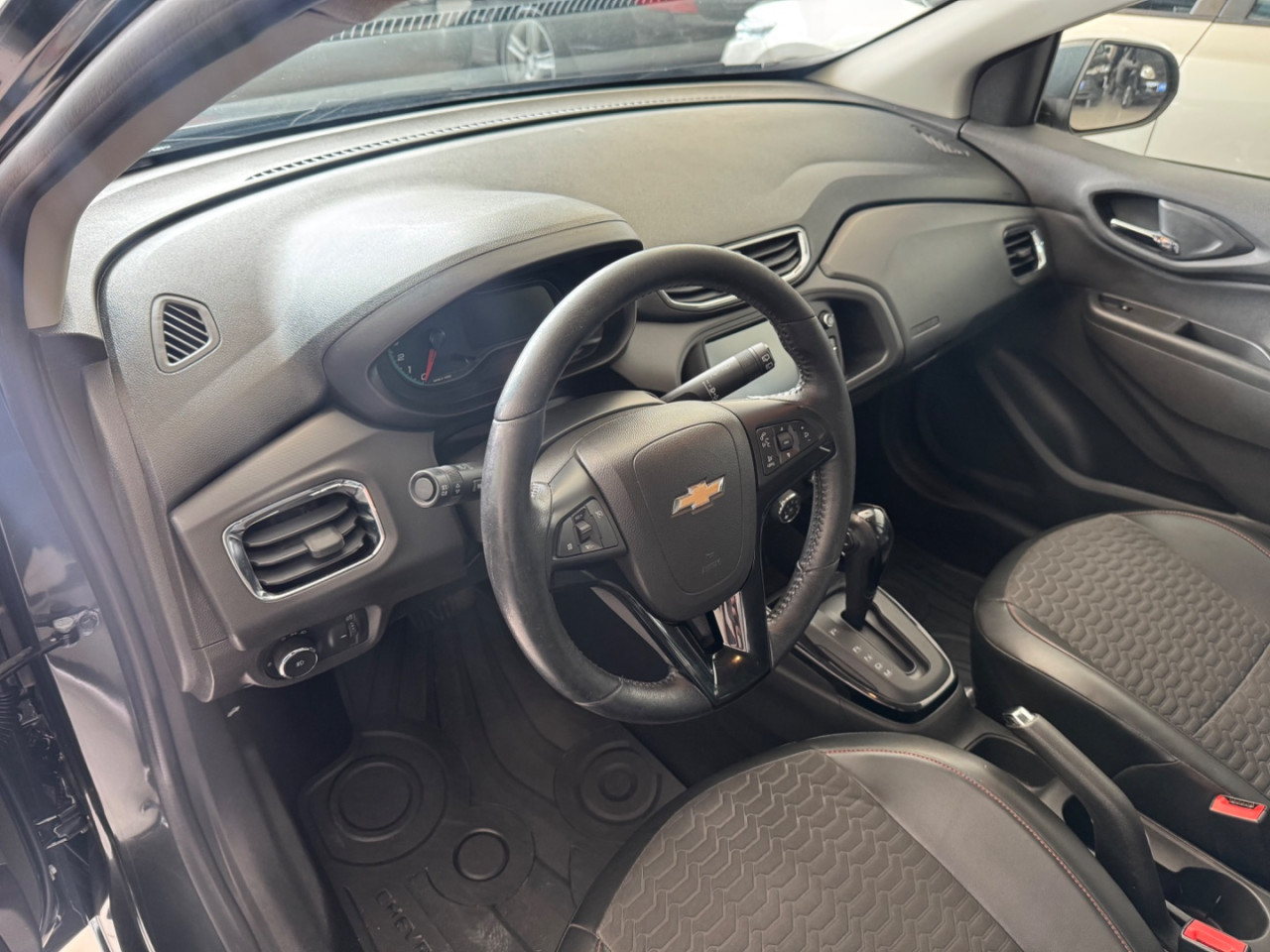 CHEVROLET Onix Hatch 1.4 4P FLEX LTZ AUTOMÁTICO