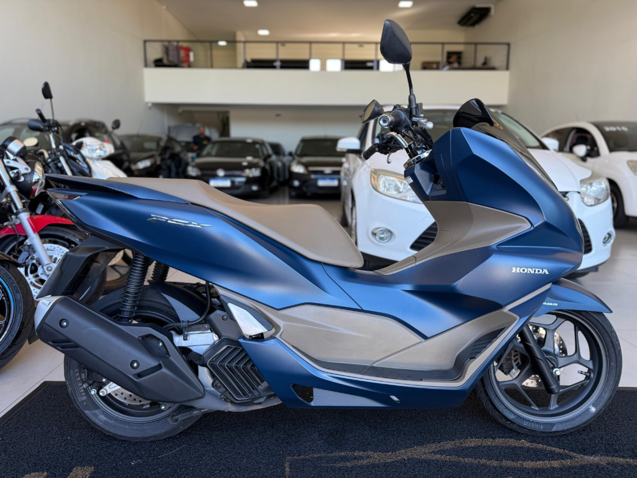 PCX 160 DLX ABS