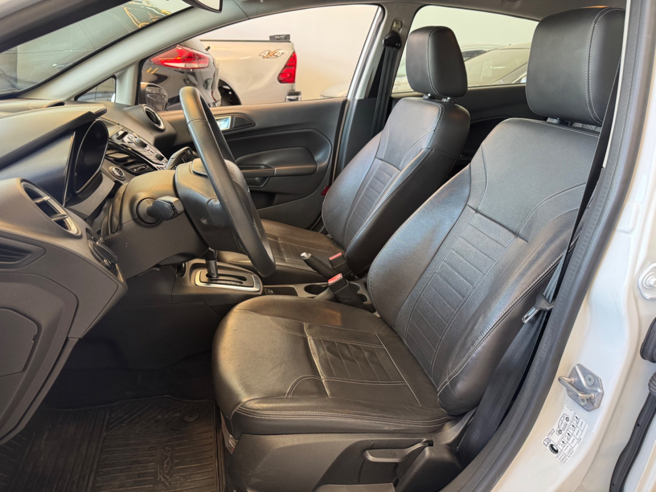 Fiesta Hatch 1.6 16V 4P FLEX TITANIUM POWERSHIFT AUTOMÁTICO