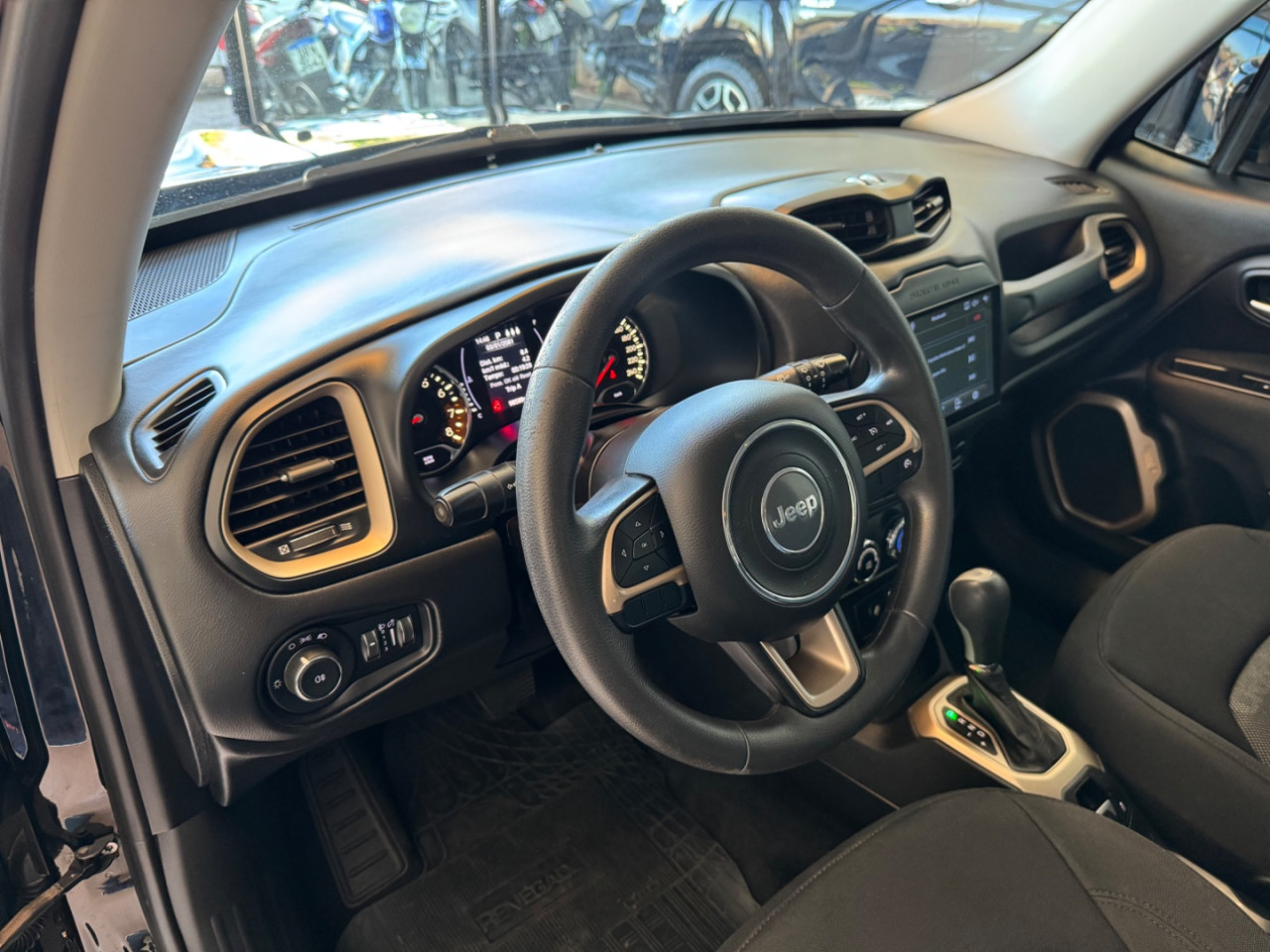 Renegade 1.8 16V 4P FLEX