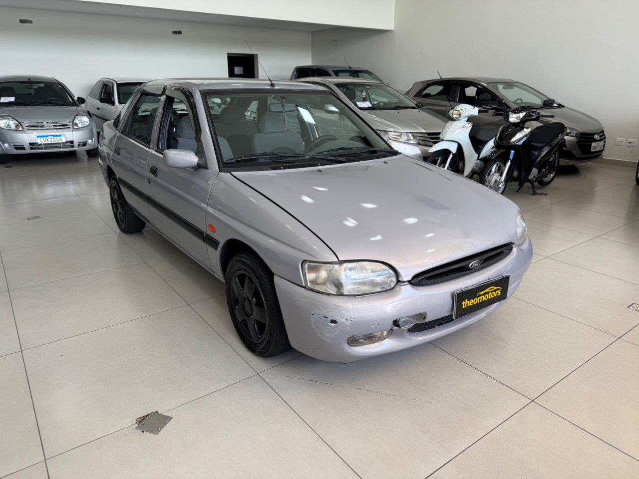 FORD Escort 1.8 16V 4P GL