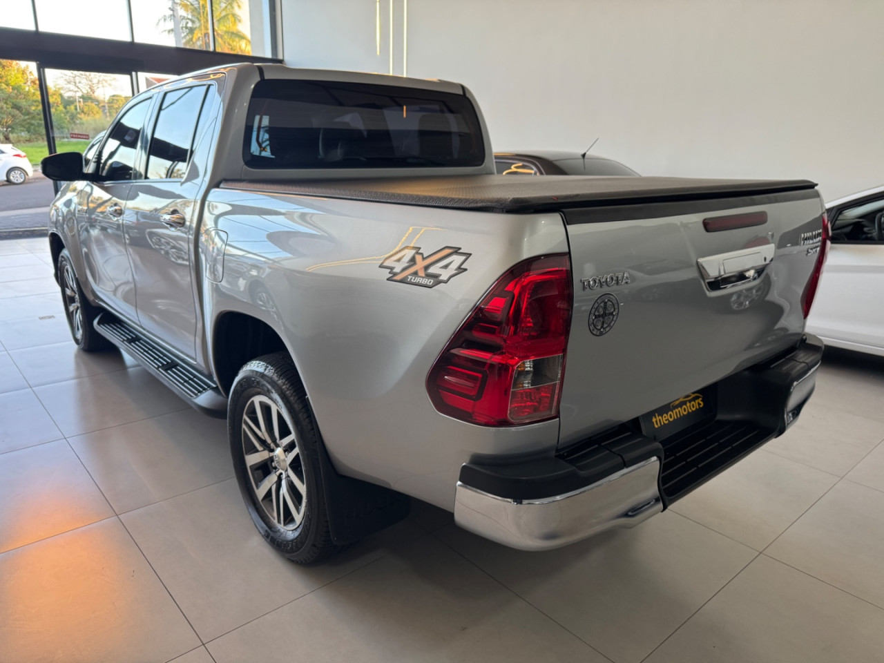 Hilux Caminhonete 2.8 16V SRV 4X4 DIESEL CABINE DUPLA AUTOMÁTICO