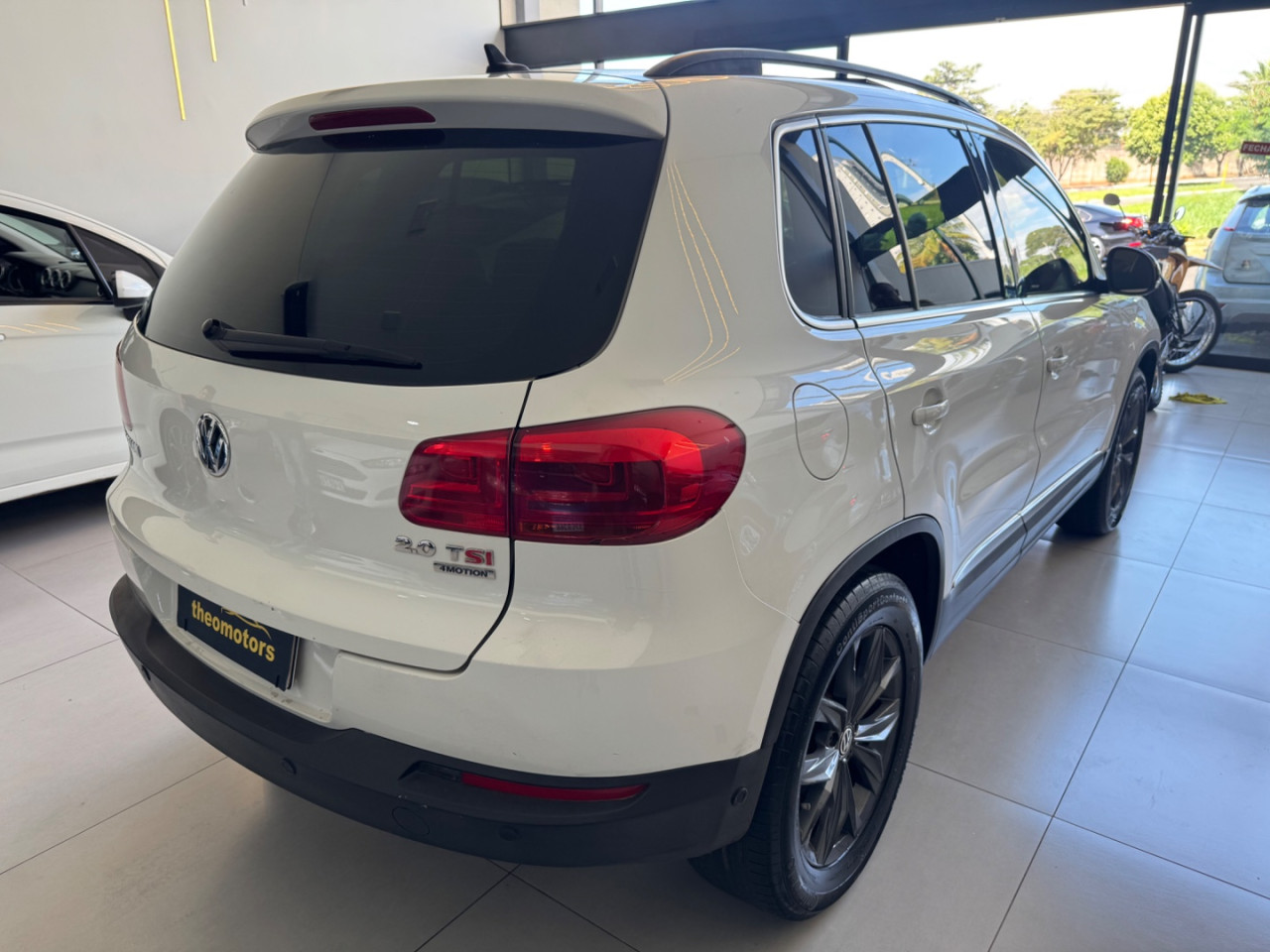 Tiguan 2.0 16V 4P TSI 4WD TURBO AUTOMÁTICO
