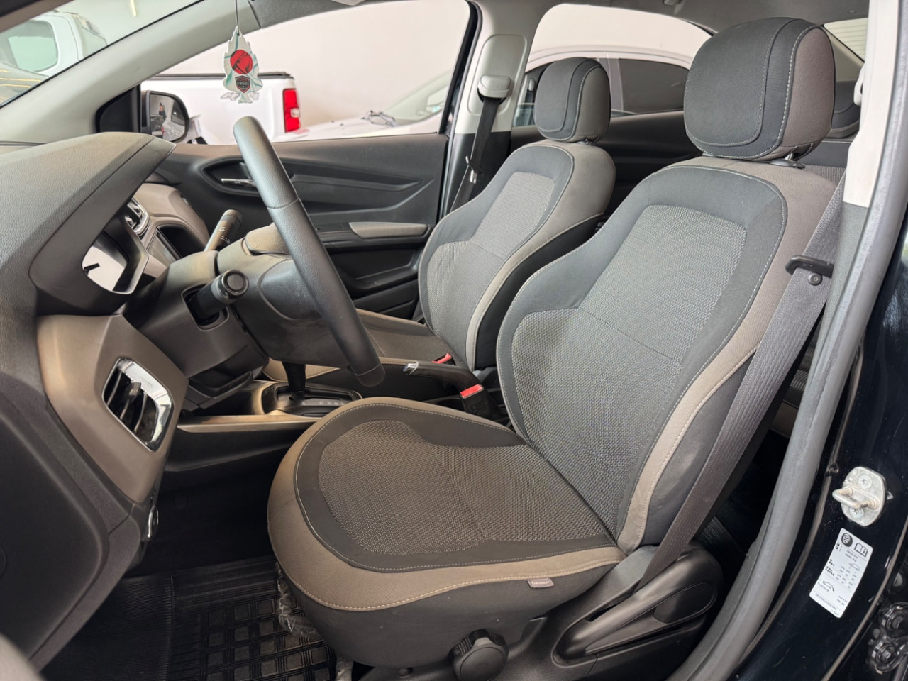 Prisma 1.4 4P LTZ  AUTOMÁTICO