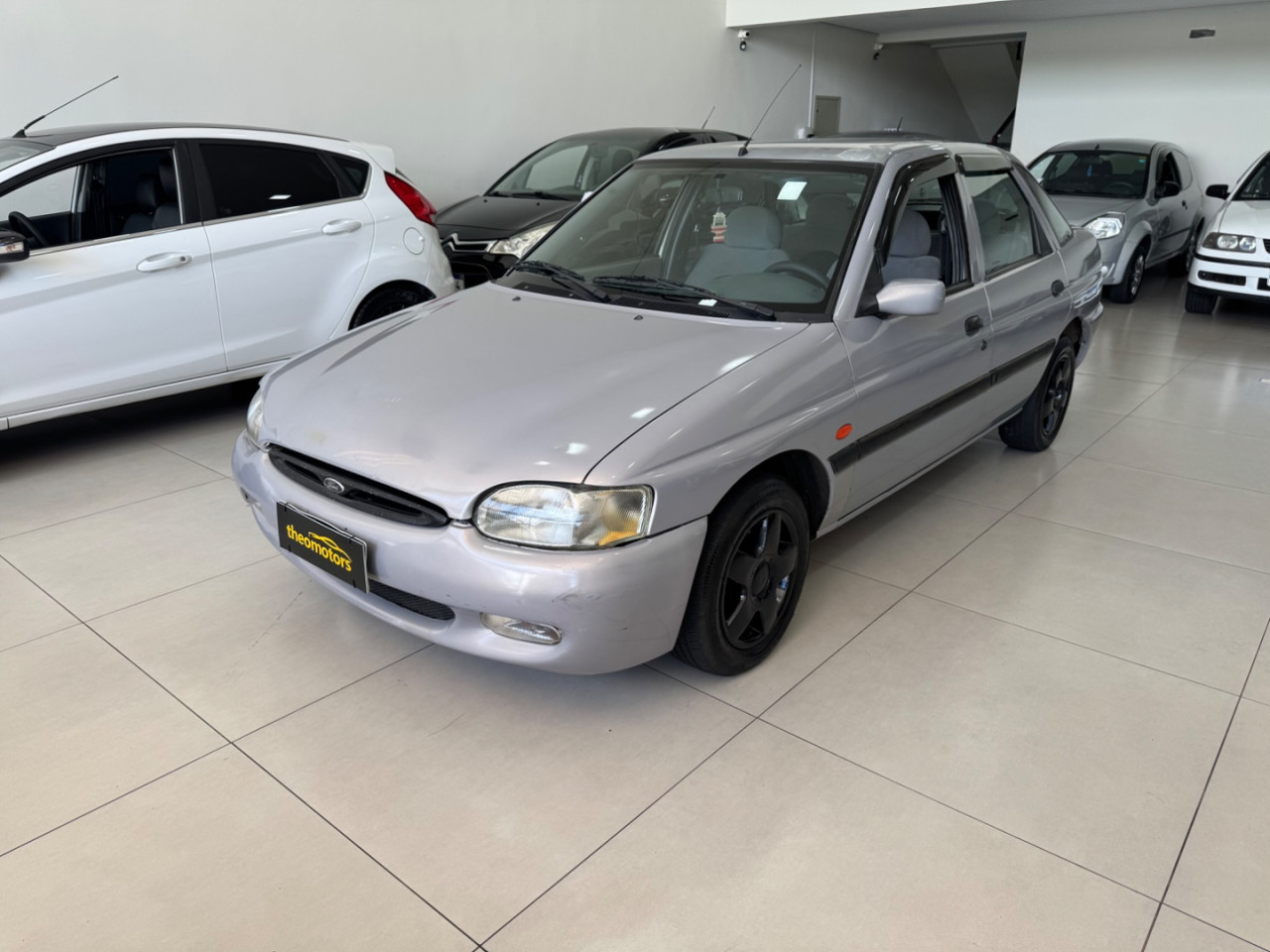 FORD Escort 1.8 16V 4P GL