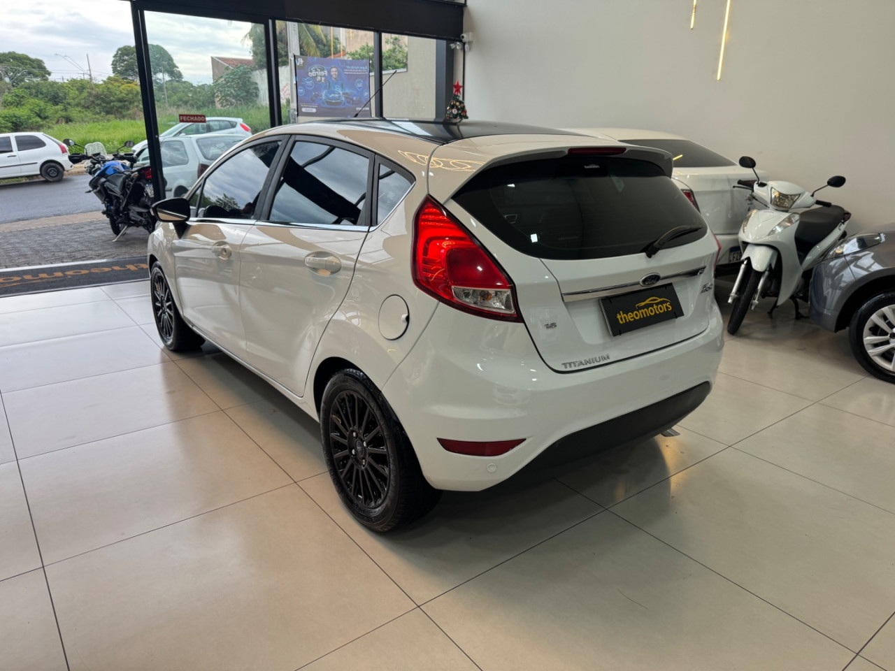 FORD Fiesta Hatch 1.6 16V 4P FLEX TITANIUM POWERSHIFT AUTOMÁTICO