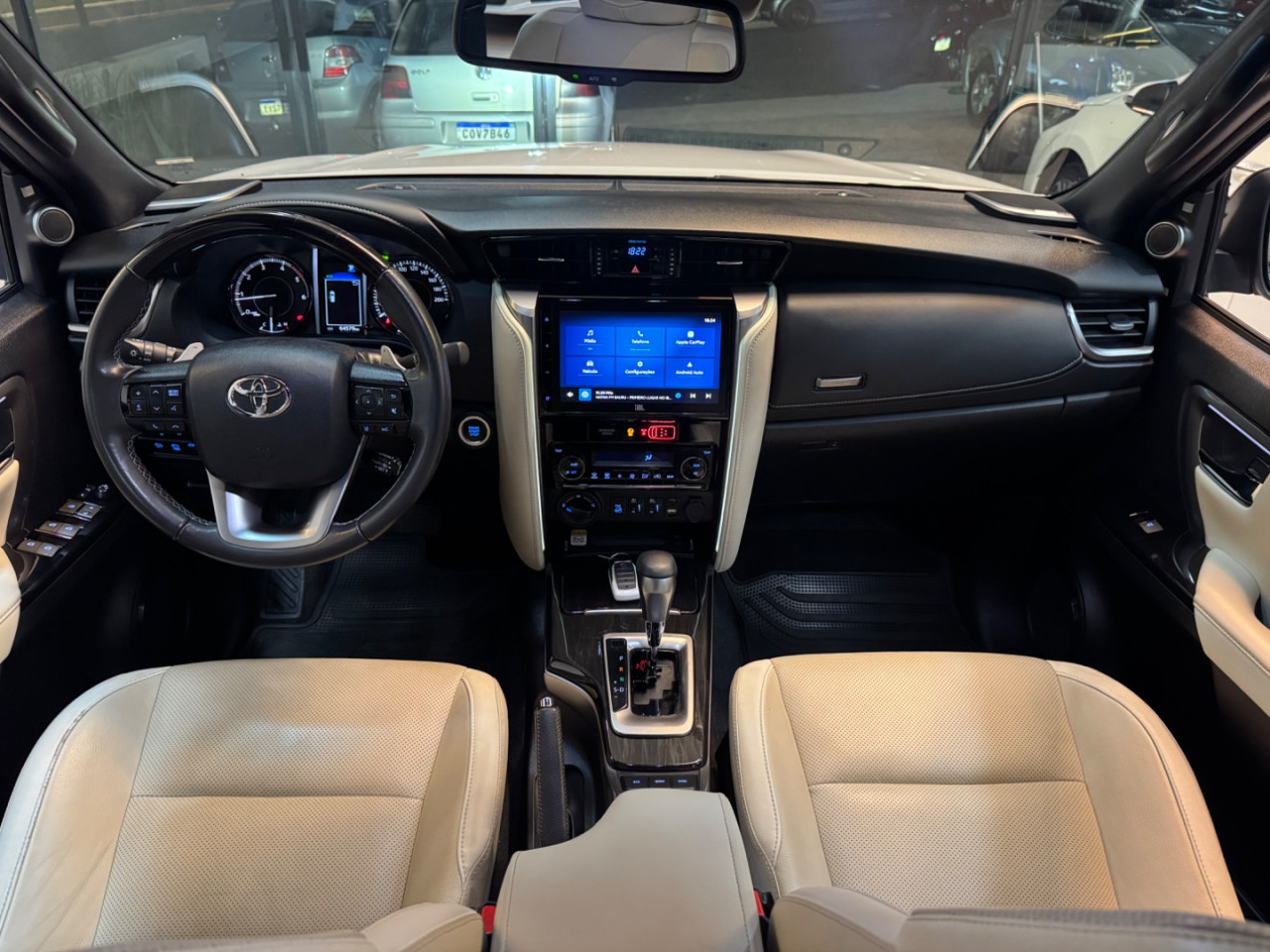 Hilux SW4 2.8 4P SRX 4X4 DIAMOND 7 LUGARES TURBO DIESEL AUTOMÁTICO