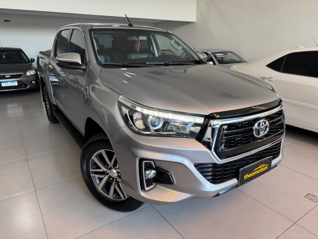 Hilux Caminhonete 2.8 16V SRV 4X4 DIESEL CABINE DUPLA AUTOMÁTICO