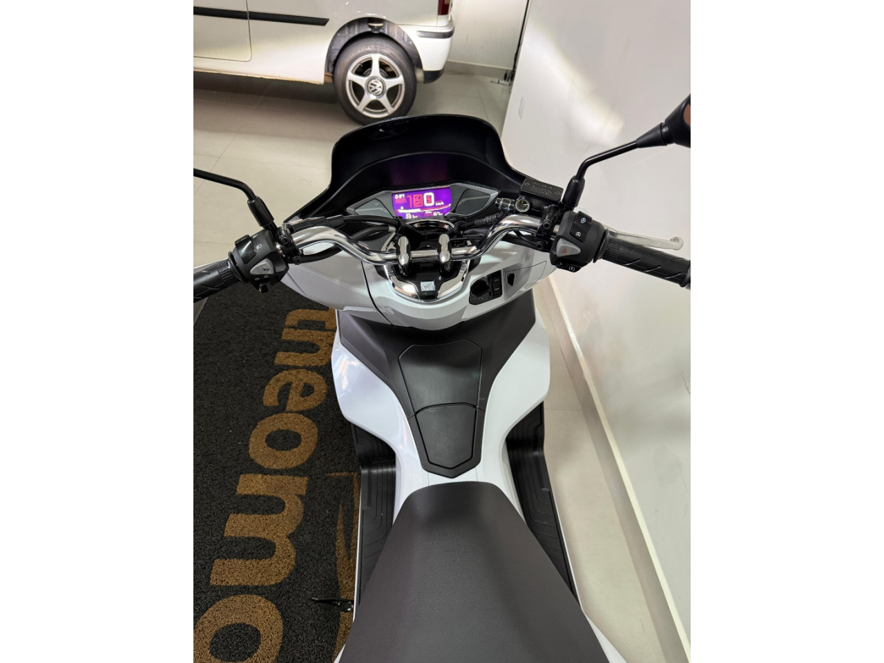 PCX 160 DLX ABS