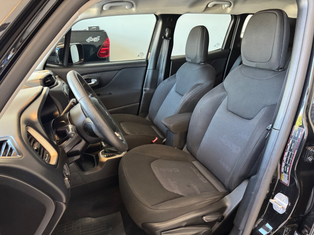 Renegade 1.8 16V 4P FLEX