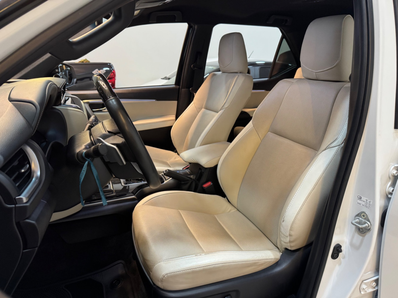 Hilux SW4 2.8 4P SRX 4X4 DIAMOND 7 LUGARES TURBO DIESEL AUTOMÁTICO