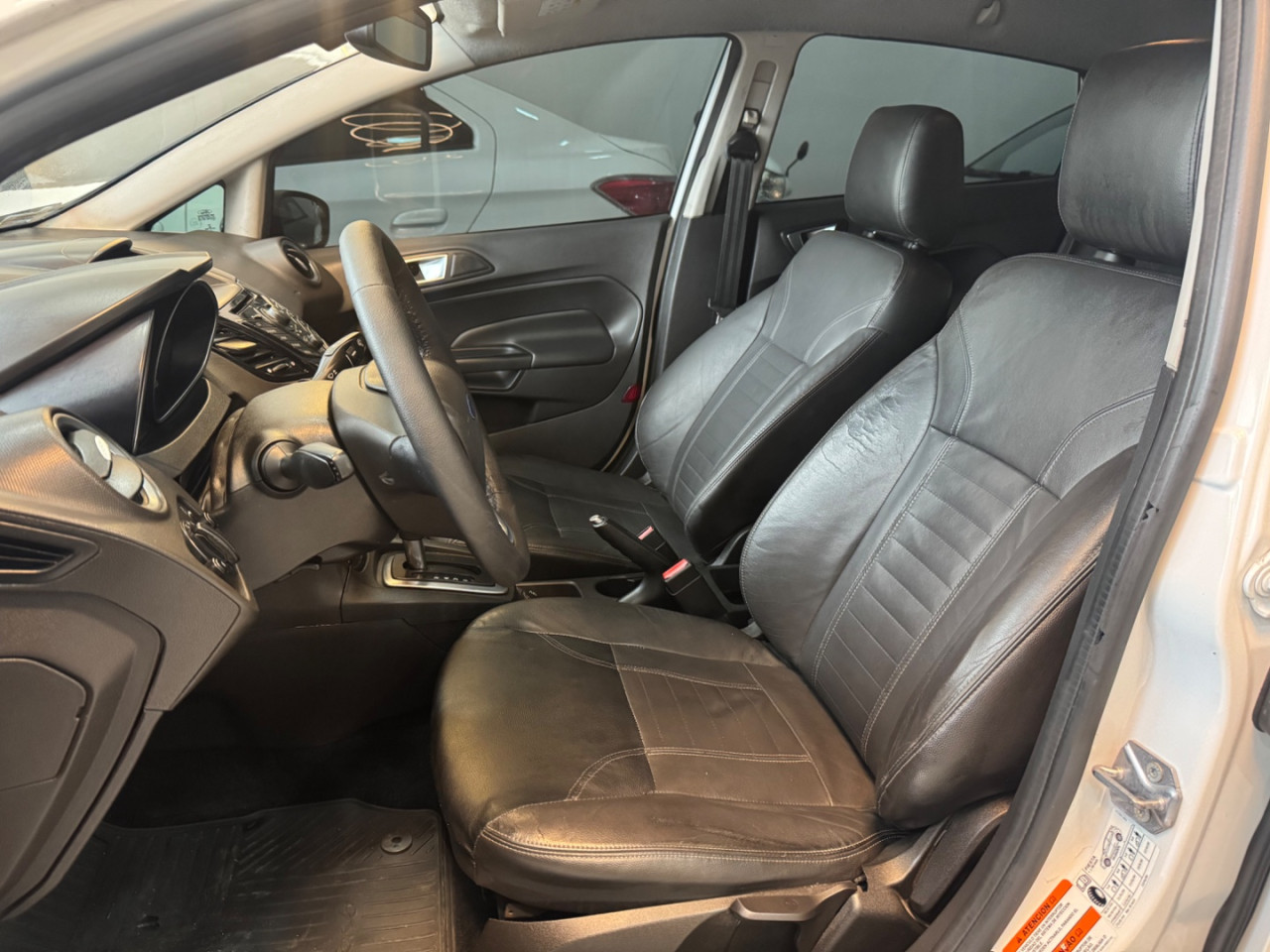 FORD Fiesta Hatch 1.6 16V 4P FLEX TITANIUM POWERSHIFT AUTOMÁTICO