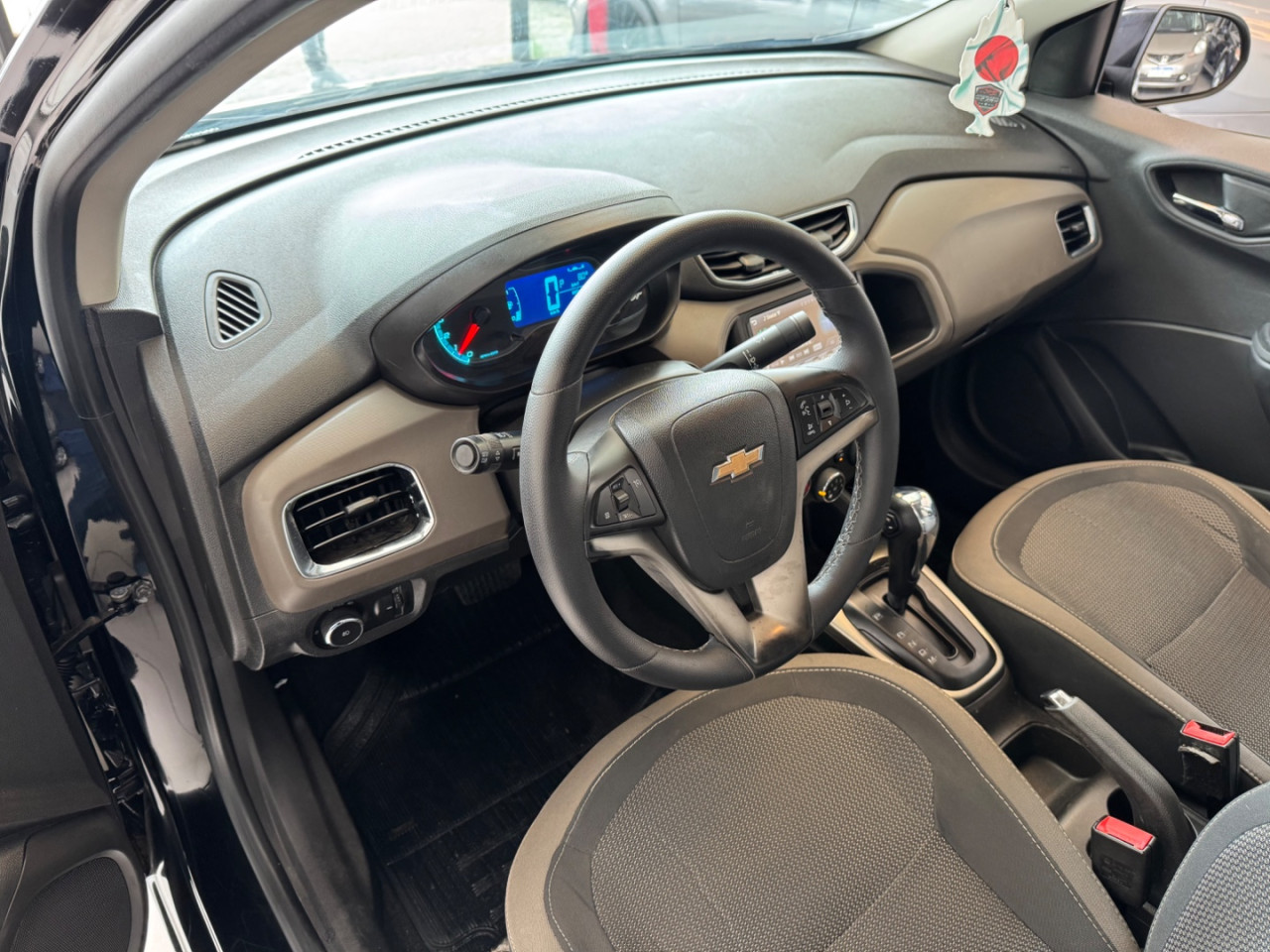 Prisma 1.4 4P LTZ  AUTOMÁTICO