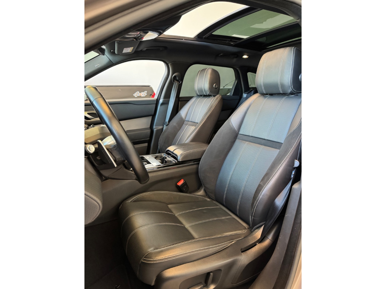 Range Rover Velar 2.0 16V 4P P300 SE R-DYNAMIC AUTOMÁTICO