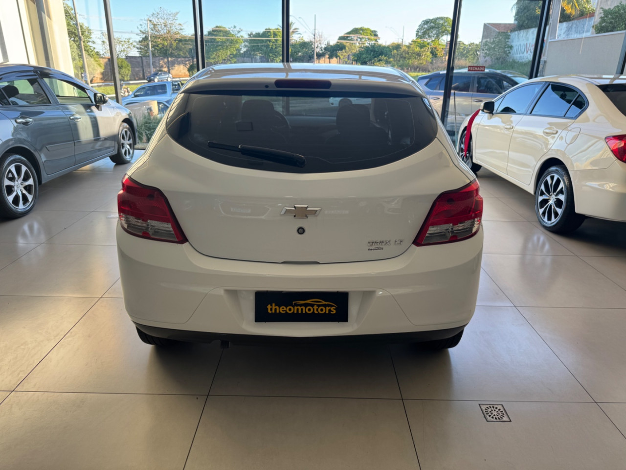 CHEVROLET Onix Hatch 1.0 4P FLEX LT