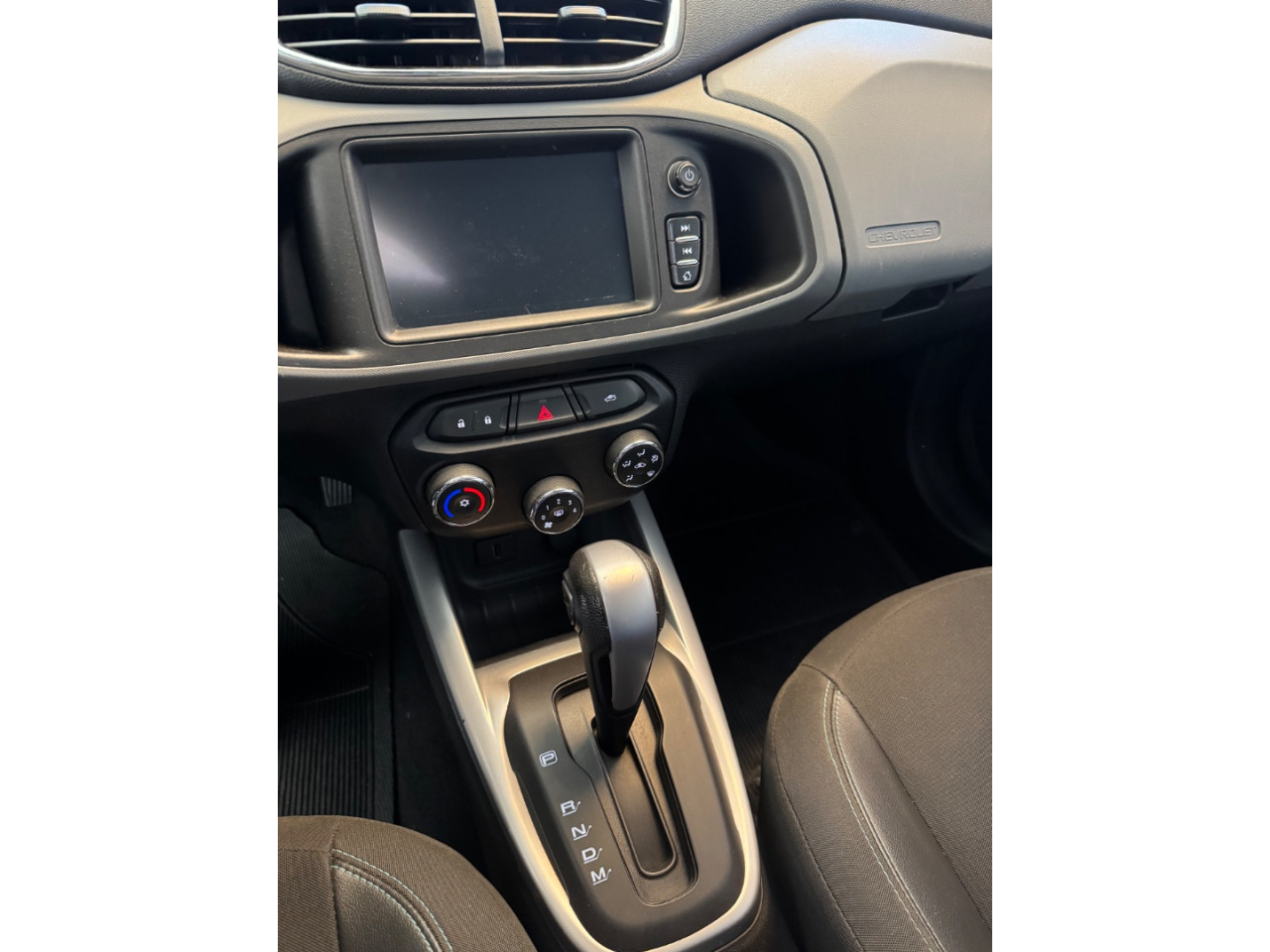 Onix Hatch 1.4 4P FLEX LT AUTOMÁTICO