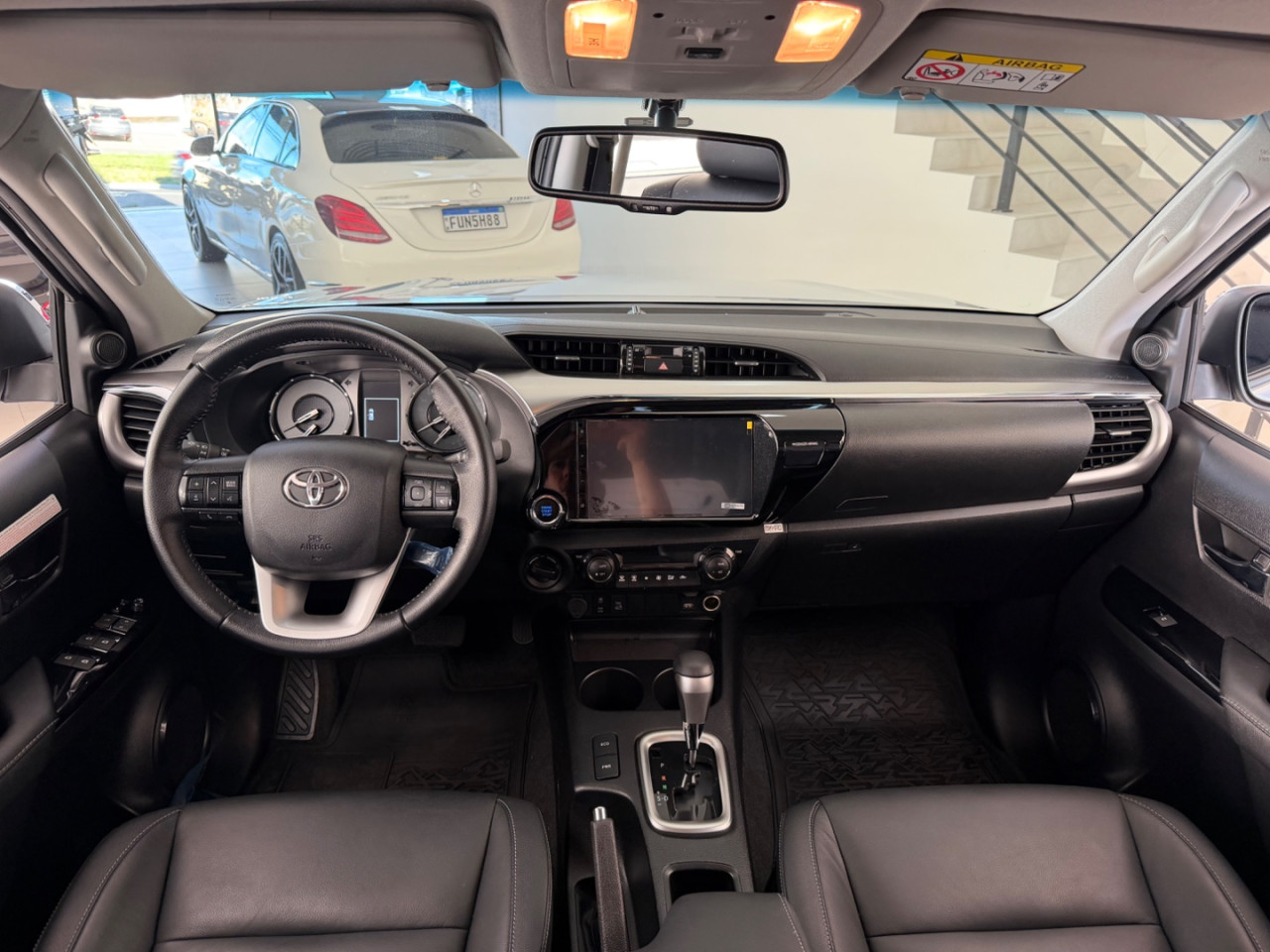TOYOTA Hilux Caminhonete 2.8 16V SRV 4X4 DIESEL CABINE DUPLA AUTOMÁTICO