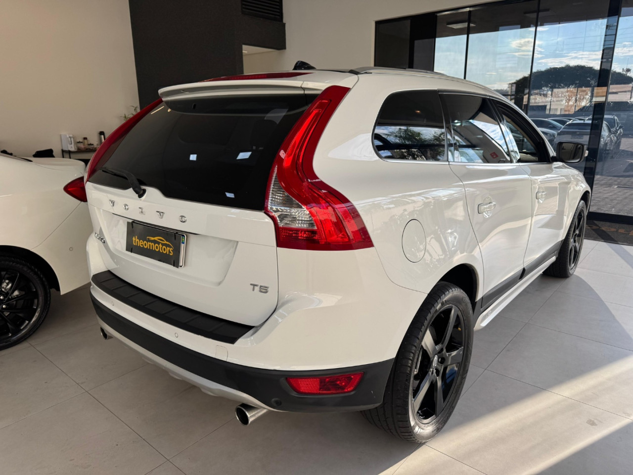 VOLVO XC60 2.0 4P COMFORT T5 TURBO AUTOMÁTICO