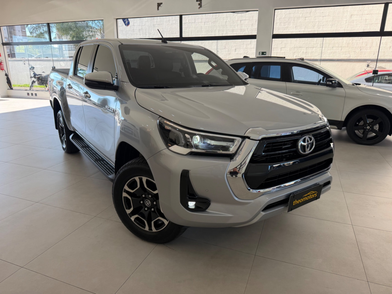 Hilux Caminhonete 2.8 16V SRV 4X4 DIESEL CABINE DUPLA AUTOMÁTICO