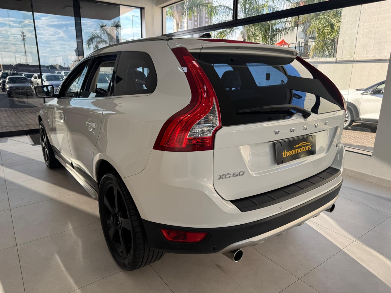 VOLVO XC60 2.0 4P COMFORT T5 TURBO AUTOMÁTICO