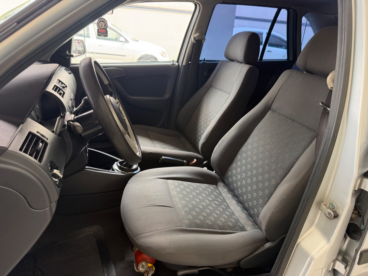 VOLKSWAGEN Gol 1.6