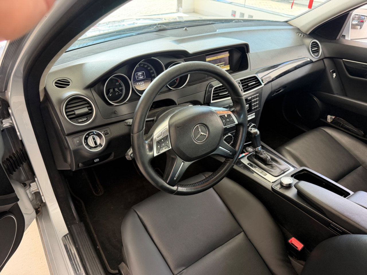MERCEDES-BENZ C 180 1.8 16V 4P CGI CLASSIC AUTOMÁTICO