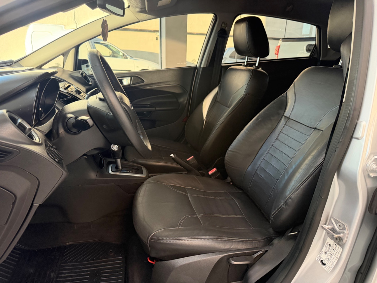 FORD Fiesta Hatch 1.6 16V 4P FLEX TITANIUM POWERSHIFT AUTOMÁTICO