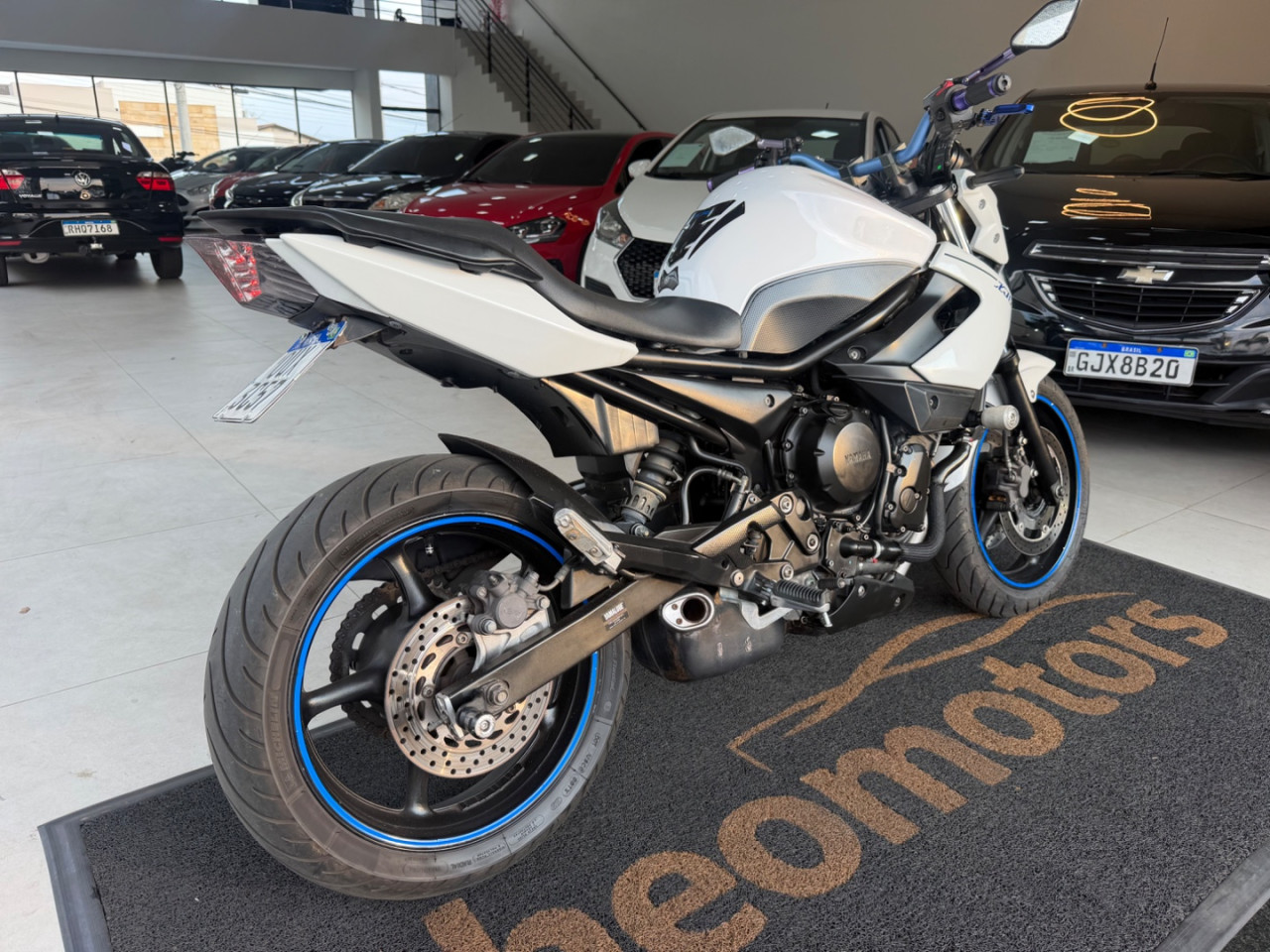 YAMAHA XJ6 600 N