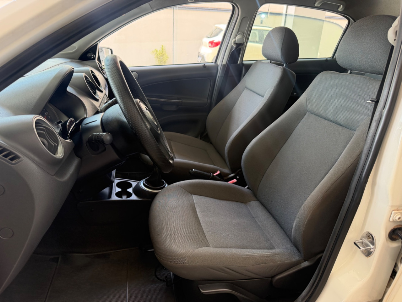 VOLKSWAGEN Gol 1.0