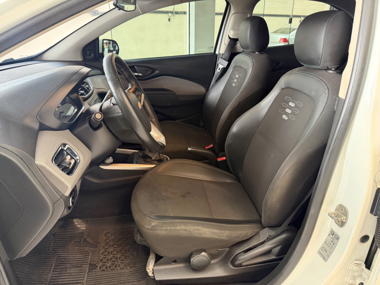 CHEVROLET Onix Hatch 1.0 4P FLEX LT