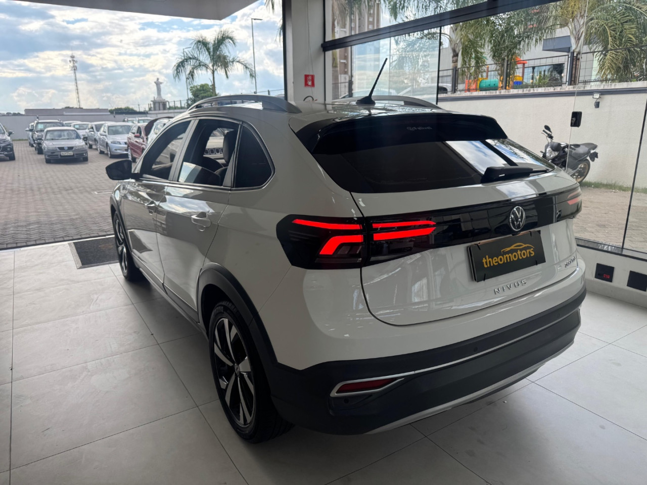 VOLKSWAGEN Nivus 1.0 4P FLEX 200 TSI HIGHLINE TURBO AUTOMÁTICO