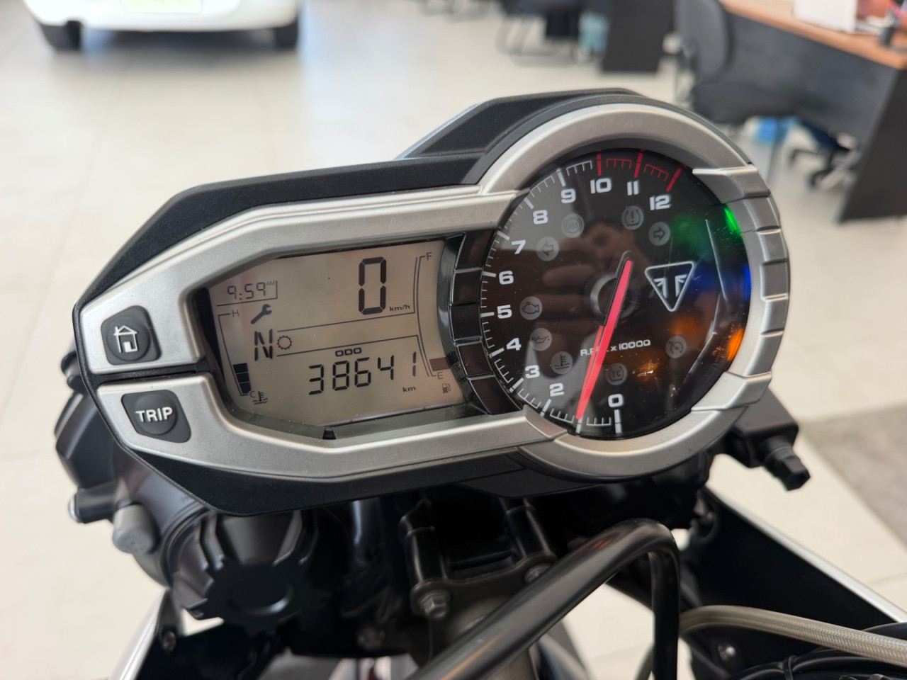 TRIUMPH Tiger 800 XR