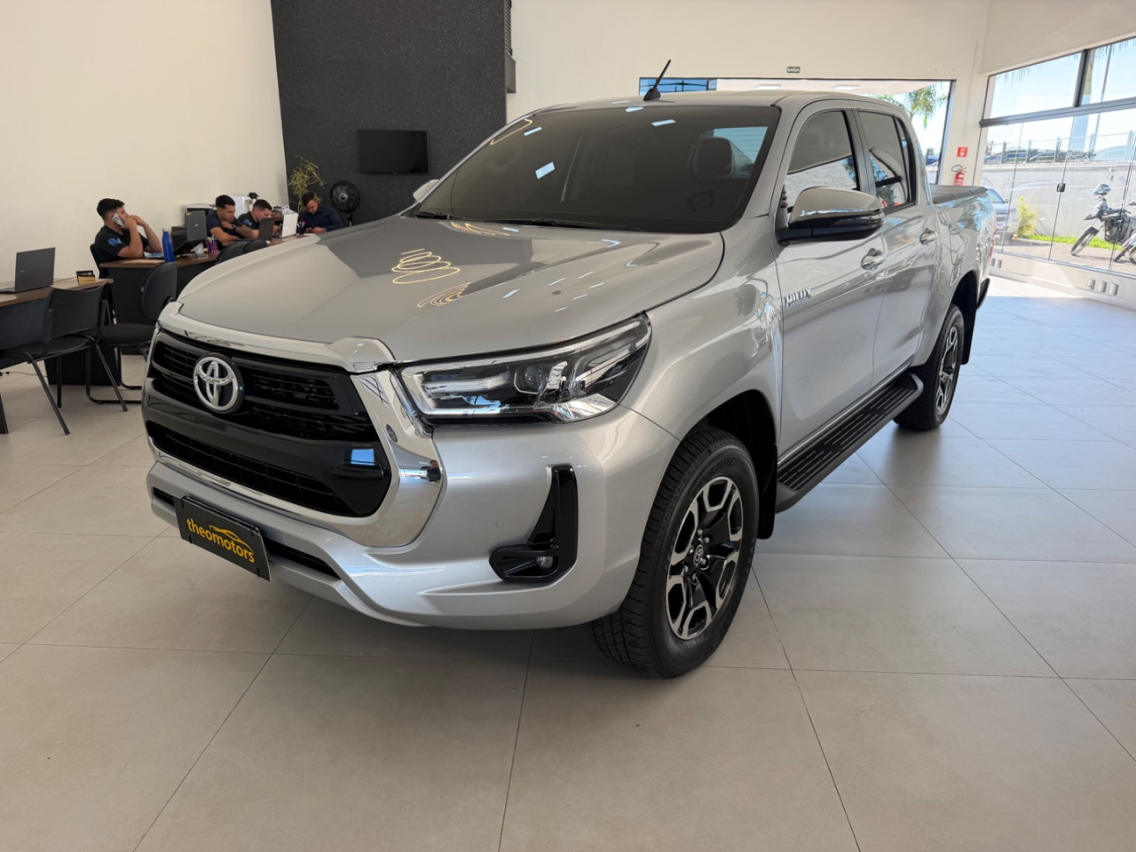 TOYOTA Hilux Caminhonete 2.8 16V SRV 4X4 DIESEL CABINE DUPLA AUTOMÁTICO