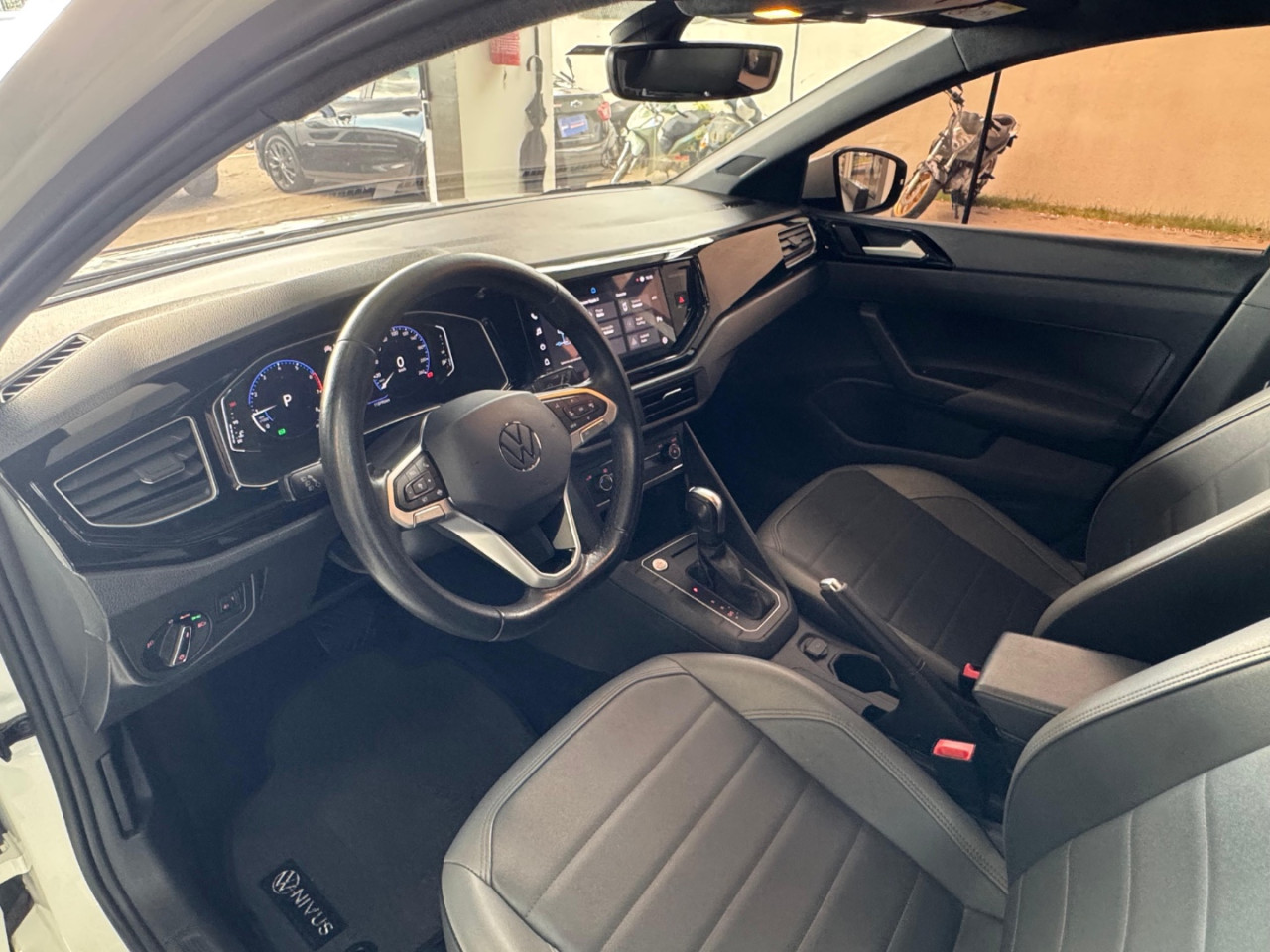 VOLKSWAGEN Nivus 1.0 4P FLEX 200 TSI HIGHLINE TURBO AUTOMÁTICO
