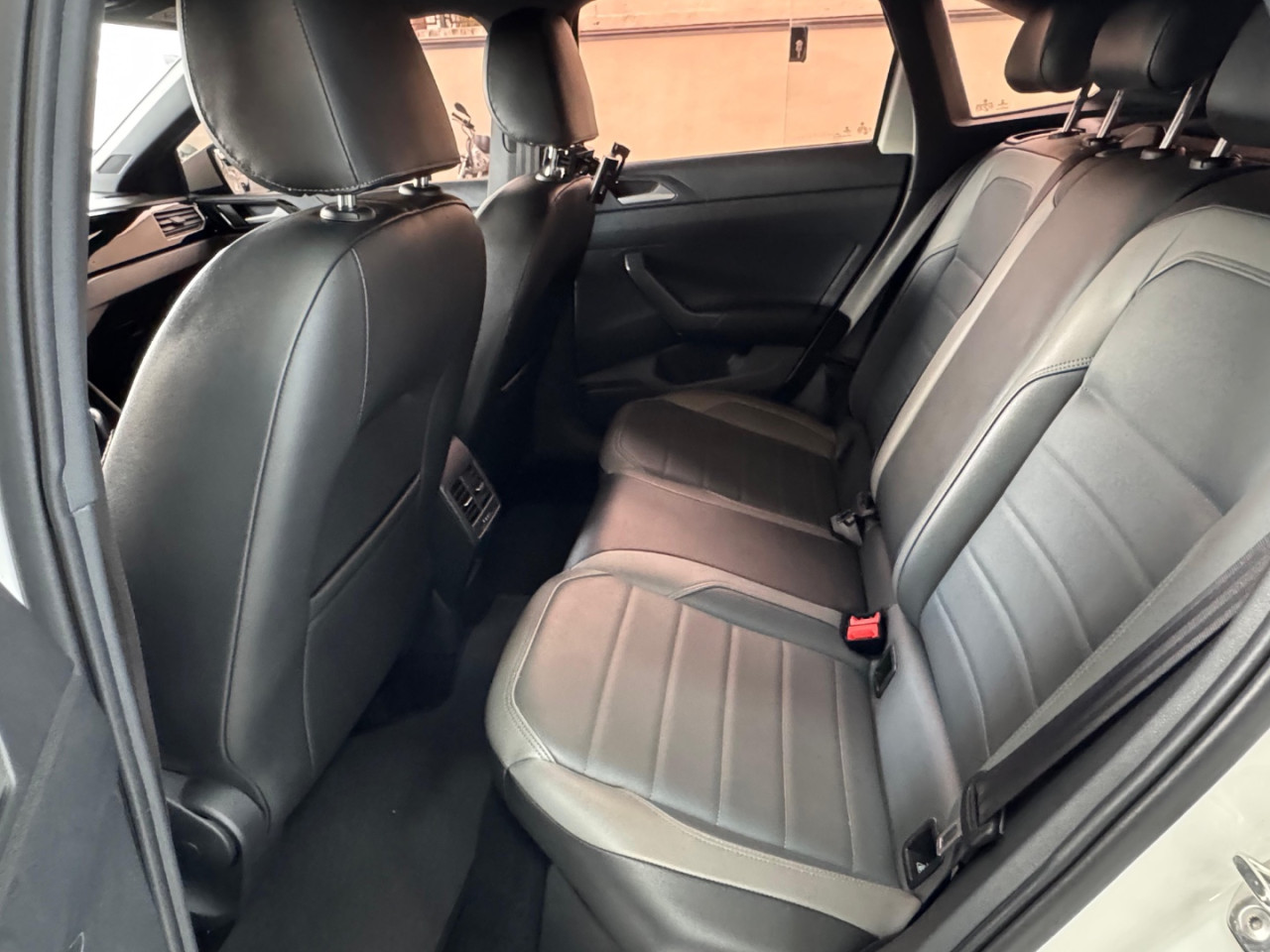 VOLKSWAGEN Nivus 1.0 4P FLEX 200 TSI HIGHLINE TURBO AUTOMÁTICO