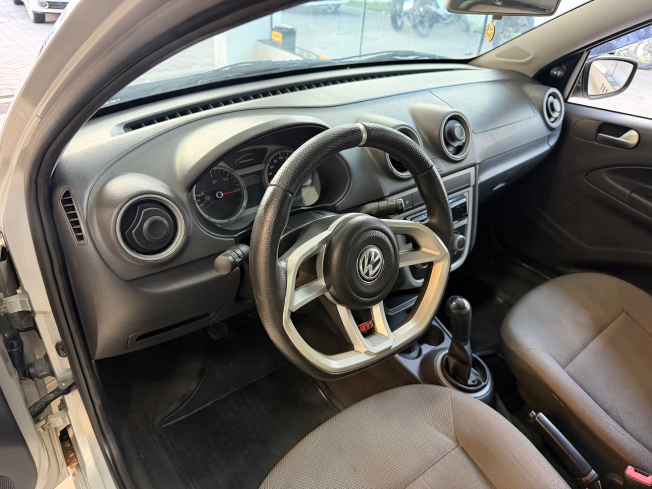 VOLKSWAGEN Gol 1.0