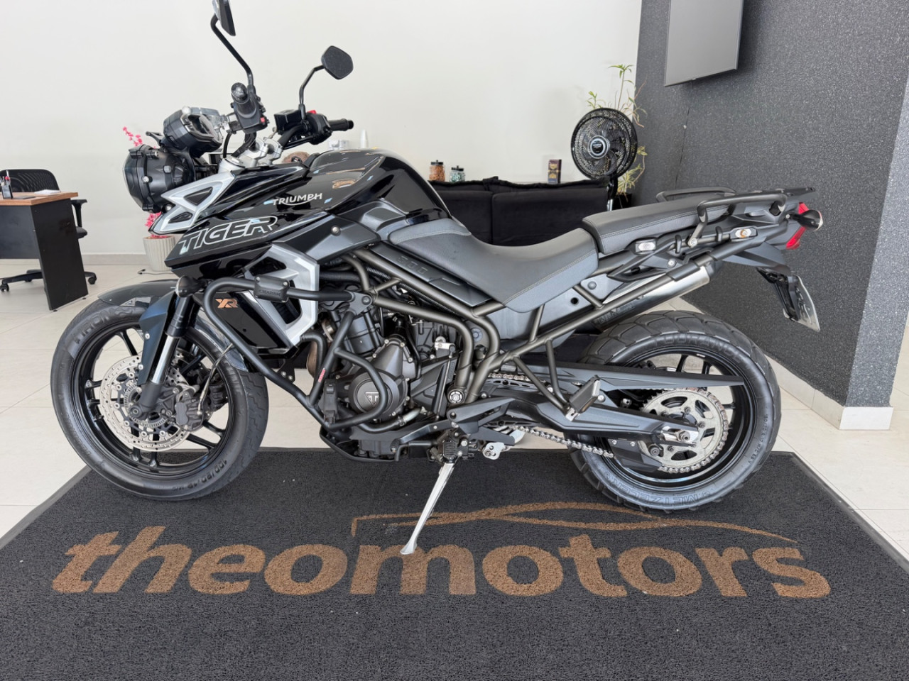TRIUMPH Tiger 800 XR