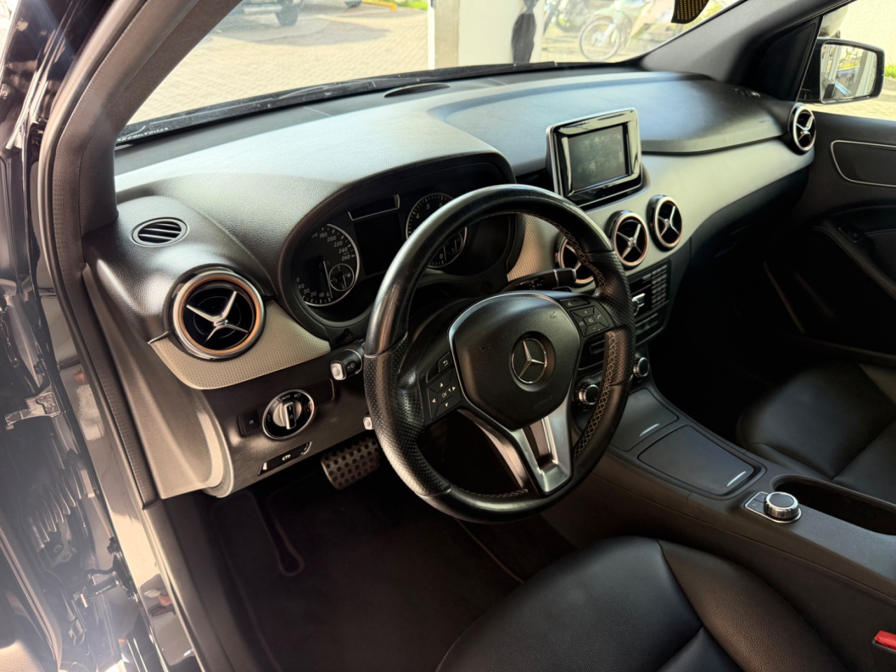 MERCEDES-BENZ B 200 1.6 4P TURBO AUTOMÁTICO