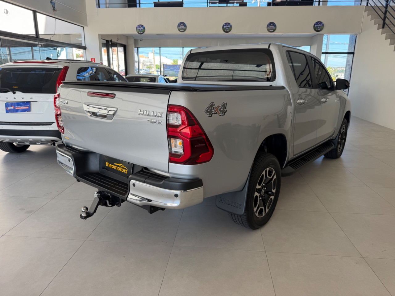 TOYOTA Hilux Caminhonete 2.8 16V SRV 4X4 DIESEL CABINE DUPLA AUTOMÁTICO