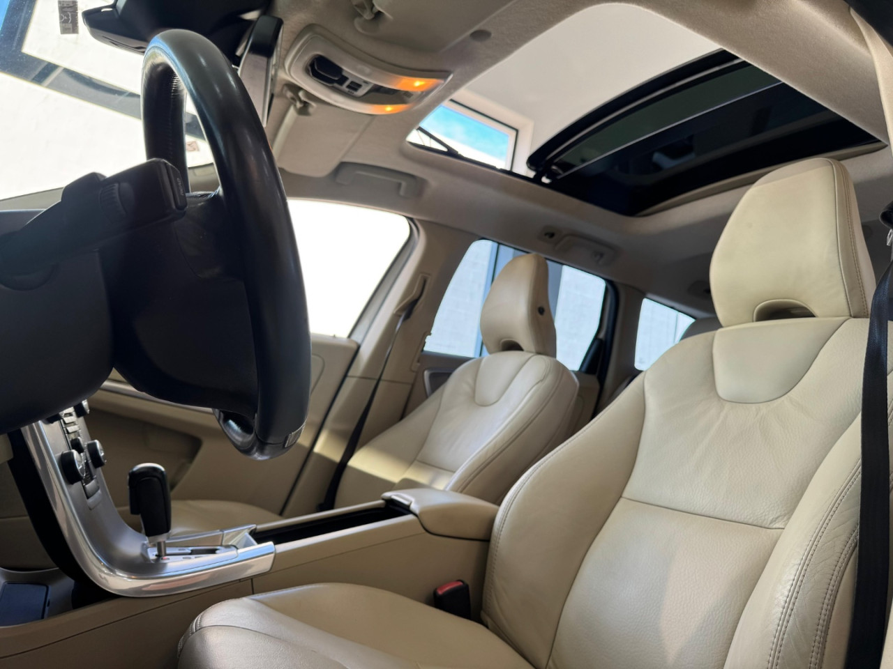 VOLVO XC60 2.0 4P COMFORT T5 TURBO AUTOMÁTICO