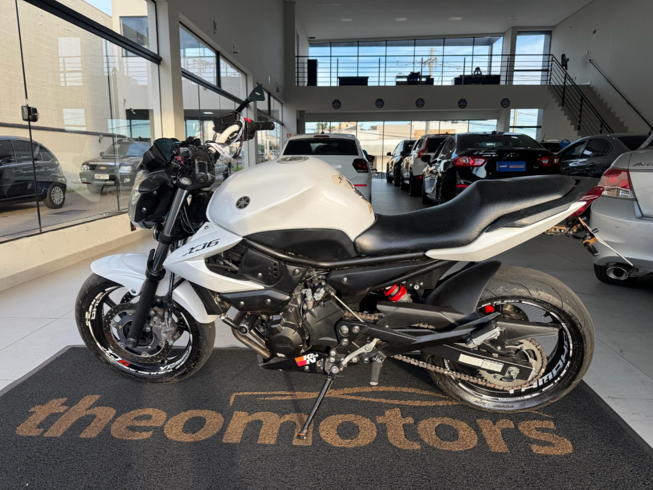 YAMAHA XJ6 600 N