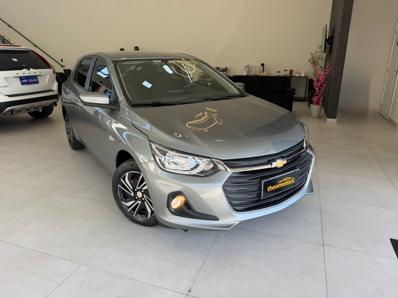 Onix Hatch 1.0 12V 4P FLEX LT