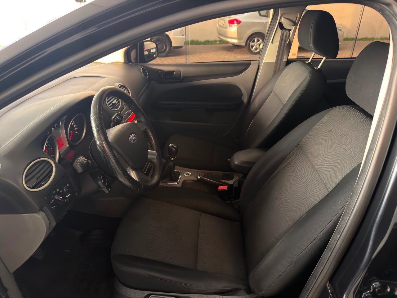 FORD Focus Hatch 2.0 16V 4P GLX