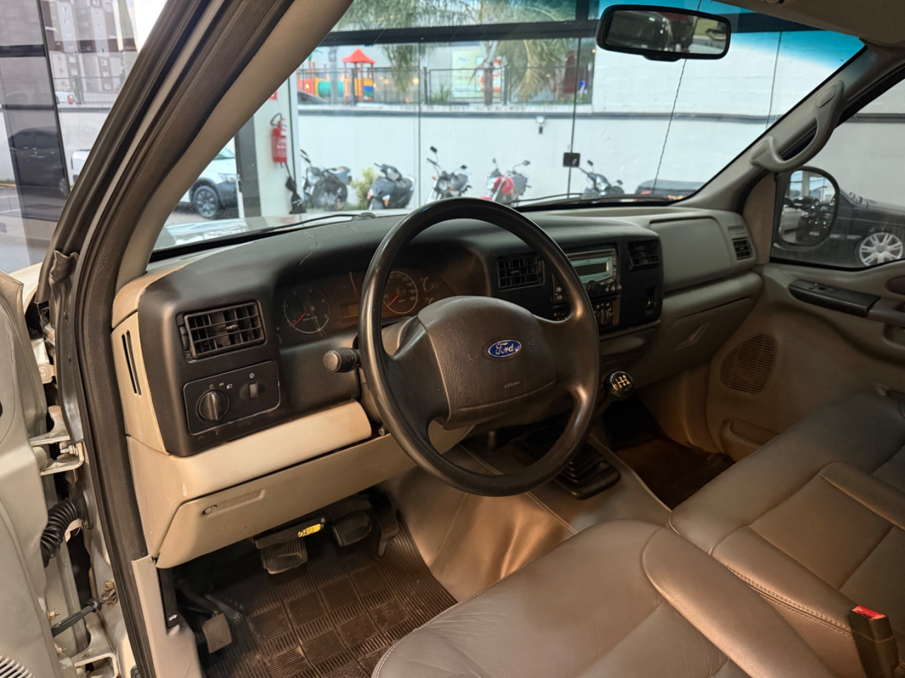 FORD F-250 3.9 XLT 4X4 CABINE SIMPLES DIESEL