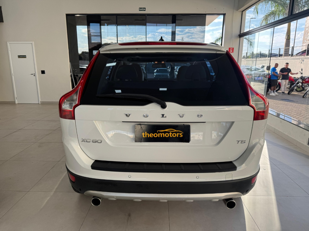 VOLVO XC60 2.0 4P COMFORT T5 TURBO AUTOMÁTICO