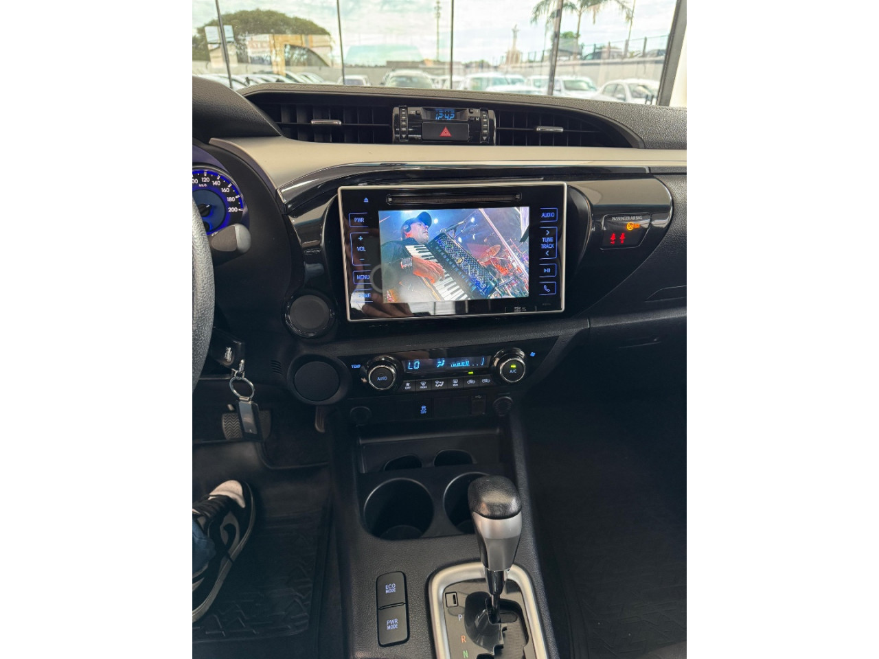 TOYOTA Hilux Caminhonete 2.7 16V 4P SRV FLEX CABINE DUPLA AUTOMÁTICO