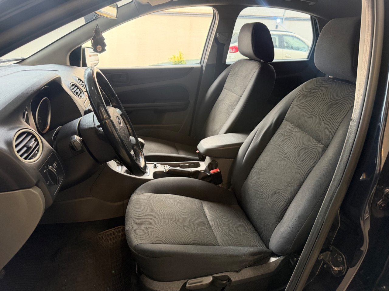 FORD Focus Hatch 1.6 4P