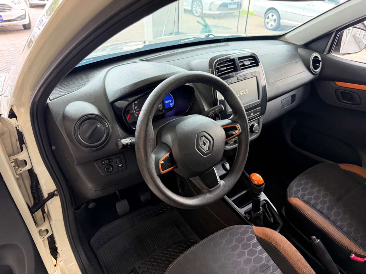 RENAULT Kwid 1.0 12V 4P SCE FLEX OUTSIDER